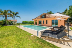 Delightful 4 Bed Villa with Heated pool & Jacuzzi Overlooking Aeolian Islands